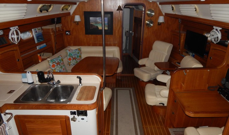 47 Catalina Salon -