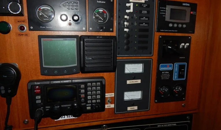 47 Catalina Nav Instruments