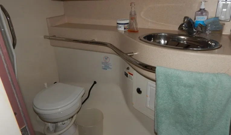 47 Catalina Aft head