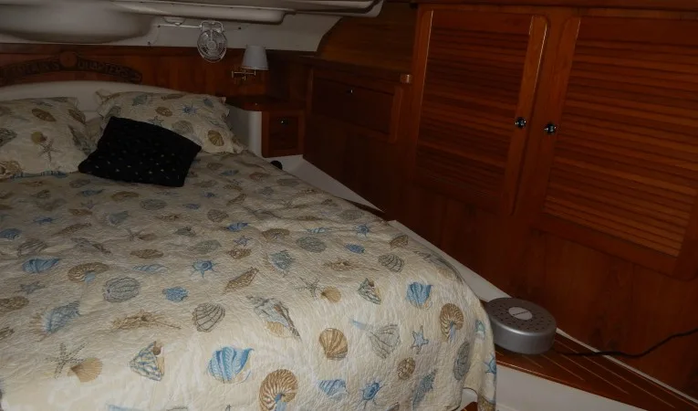 47 Catalina Aft Cabin-2