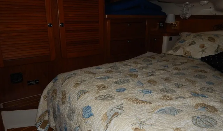 47 Catalina Aft cabin-4