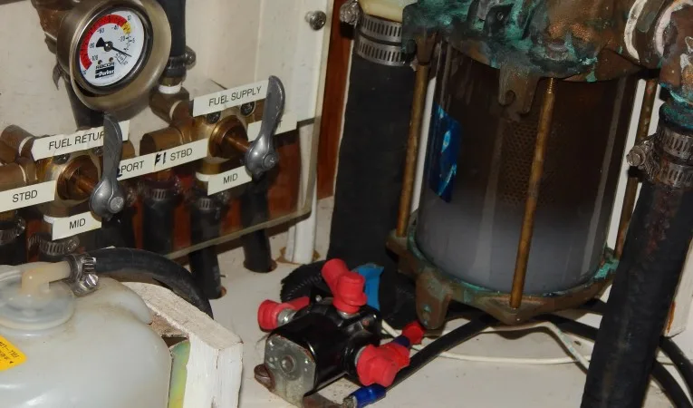 47 Catalina Engine room