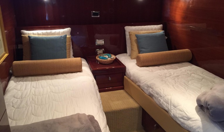 54 Savannah Guest Stateroom