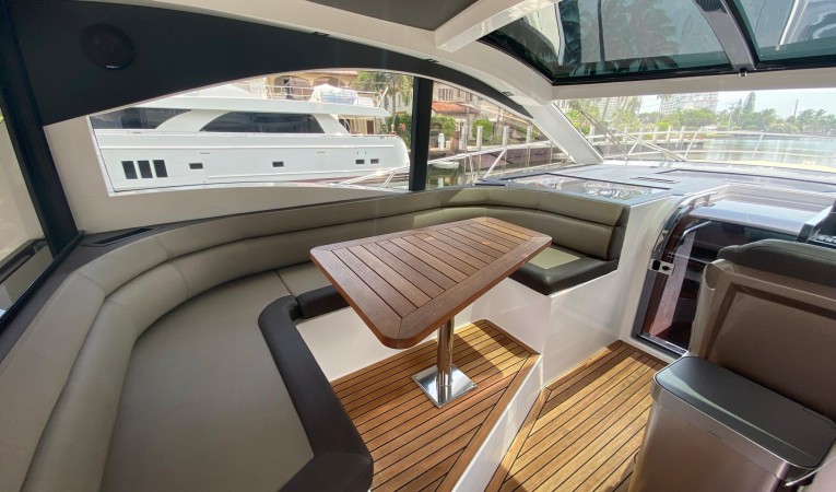 48 Galeon 