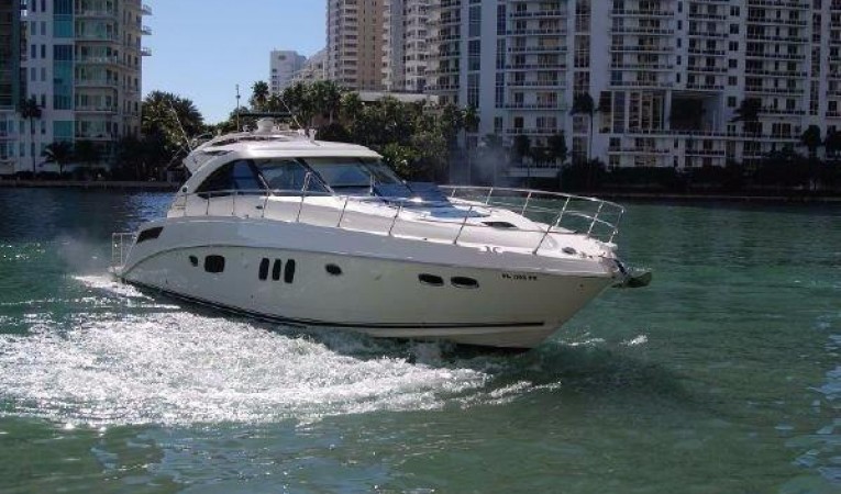 54 Sea Ray Front Profile