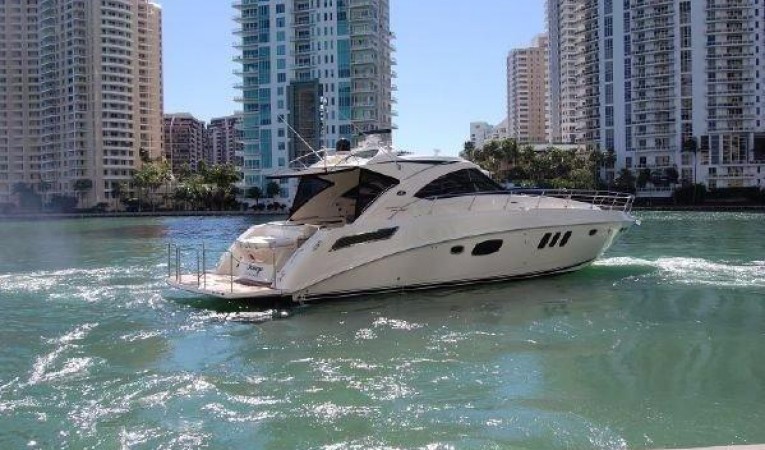 54 Sea Ray Profile - Starboard Side