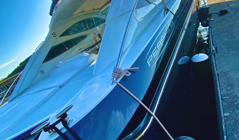 52 Pershing 