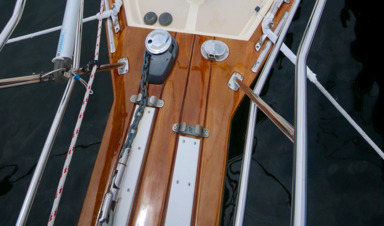 35 Island Packet Deck view