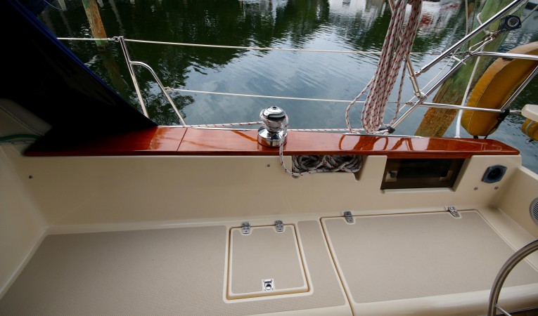 35 Island Packet Starboard cockpit seat