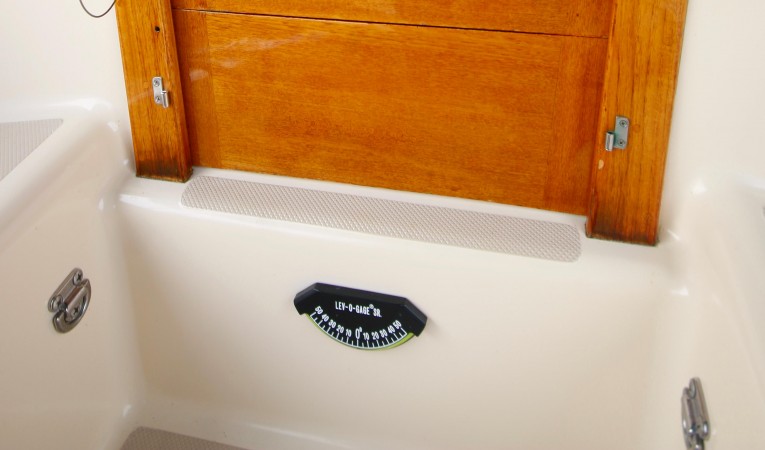 35 Island Packet Beautifully varnished washboards
