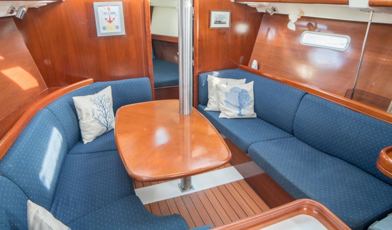 37 Beneteau 