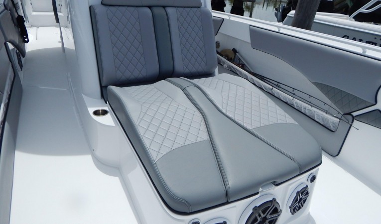 39 Cigarette Racing Oversized Sun Lounger