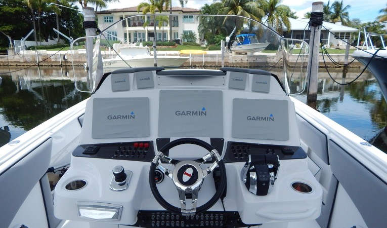 39 Cigarette Racing Controls Covered