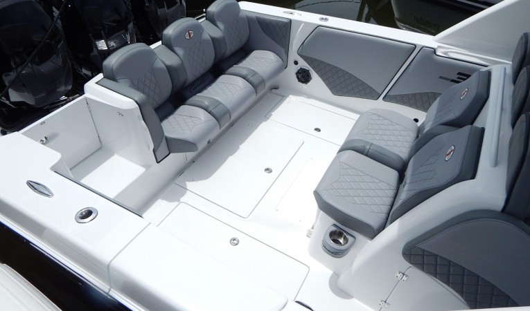 39 Cigarette Racing Cockpit