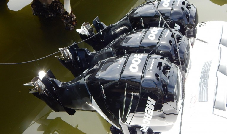 39 Cigarette Racing Triple 300hp Verados