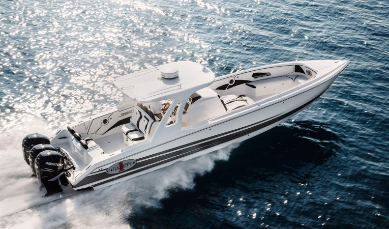 39 Cigarette Racing Sistership Running