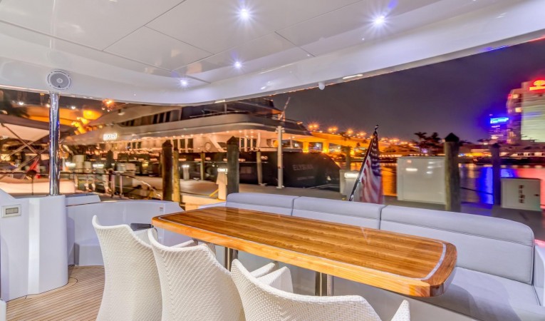 75 Hatteras Aft Deck
