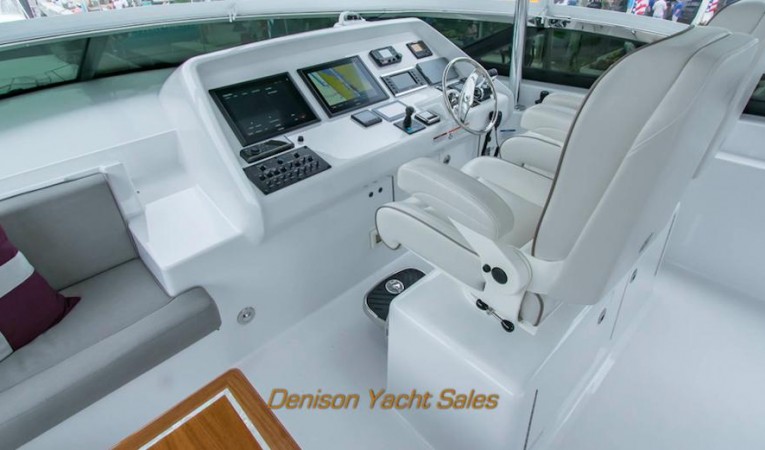 75 Hatteras Twin Helm seats