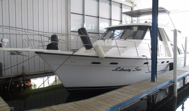 47 Bayliner Bow in covered well
