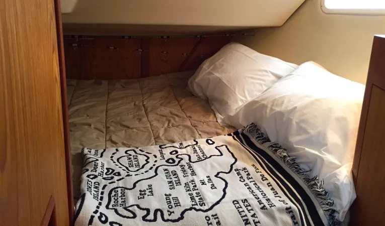 29 Hunter Aft Stateroom