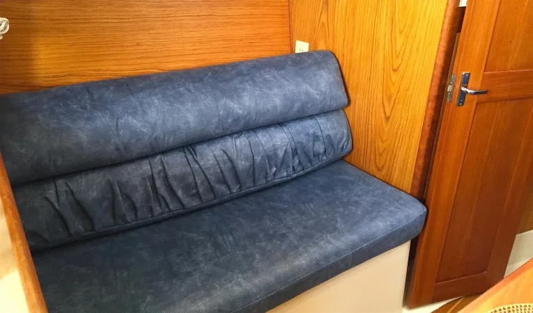 29 Hunter Port Side Sette