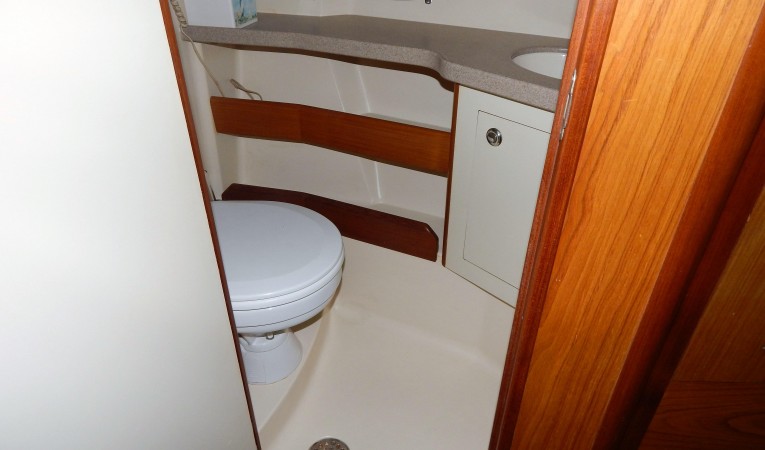 46 Hunter Forward head