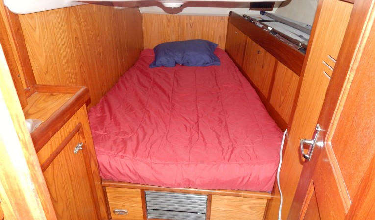 46 Hunter Aft Cabin