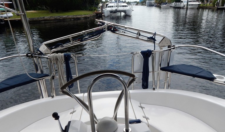 46 Hunter Davits ( folded) -  Wheel ( folded)