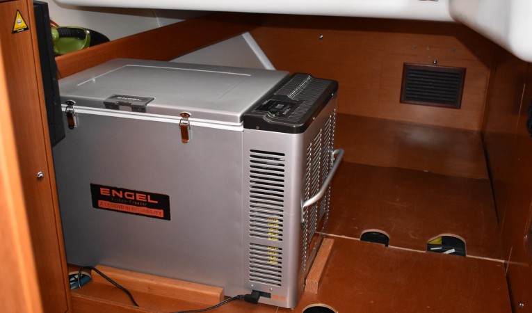 50 Beneteau Deep freezer