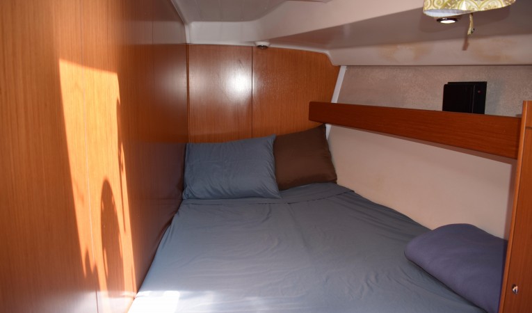 50 Beneteau Stbd forward cabin