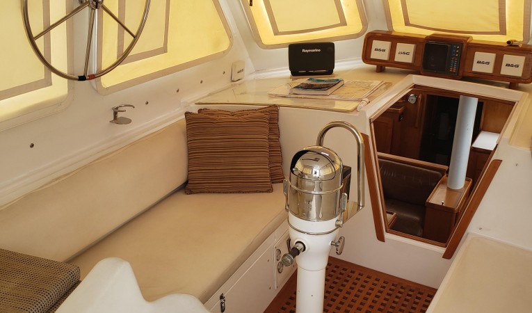 46 CAL Pilot house 2