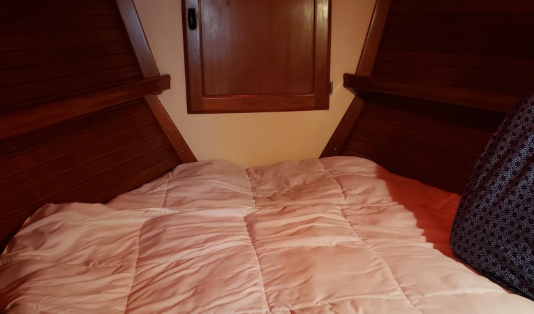 46 CAL VIP- V- berth