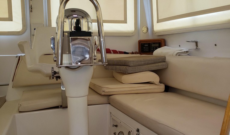 46 CAL Pilot house looking aft