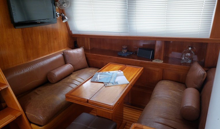 46 CAL Salon Seating - Distressed leather