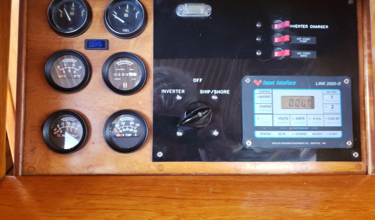 46 CAL Generator gauges / Inverter