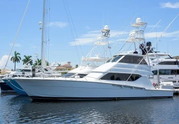 60' Hatteras 2001