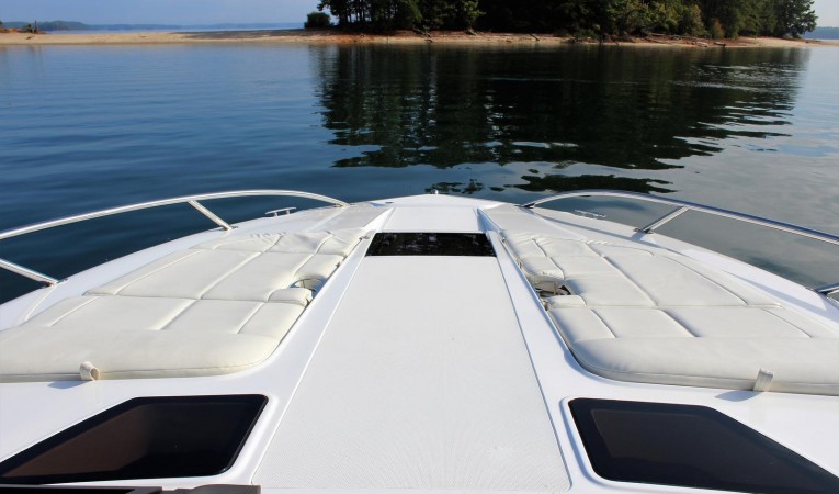 40 Cobalt Bow sunpad