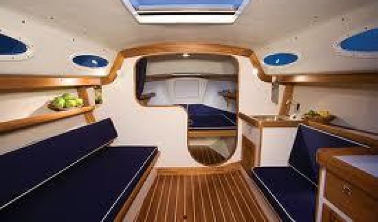 28 Alerion Interior view
