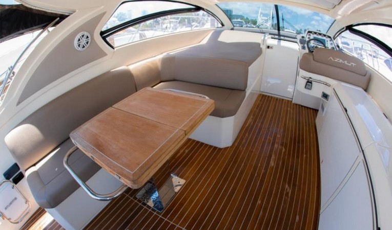 48 Azimut 