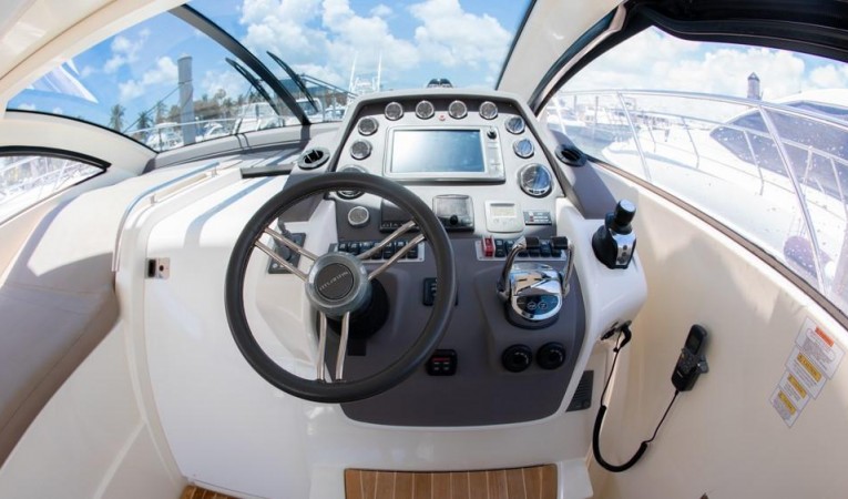 48 Azimut 