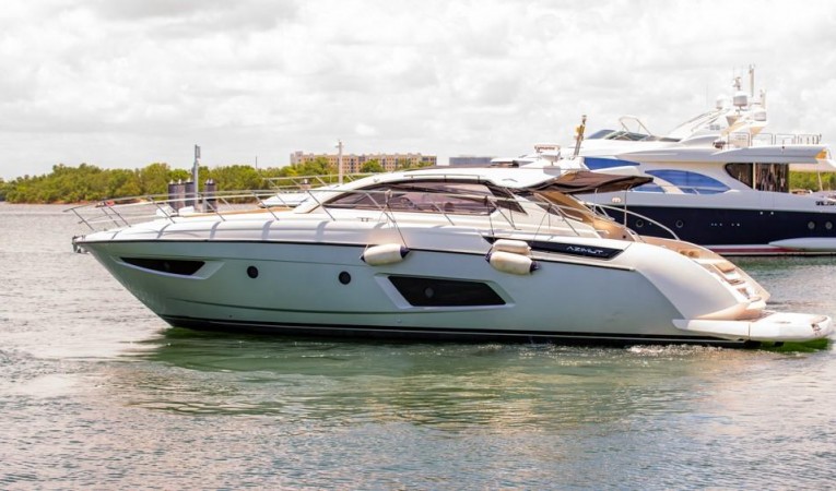 48 Azimut 