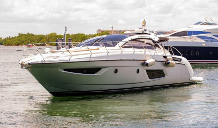 48 Azimut 