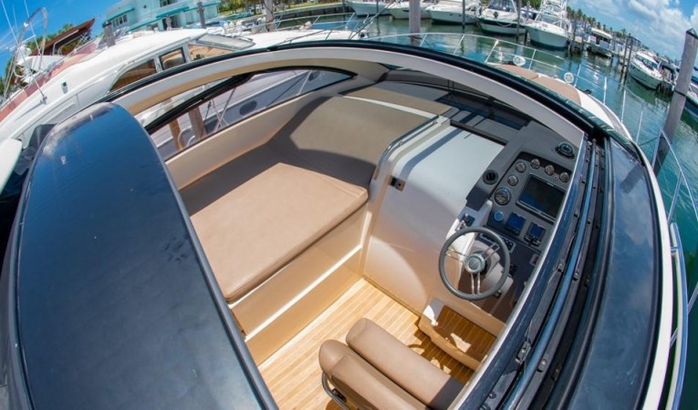 48 Azimut 