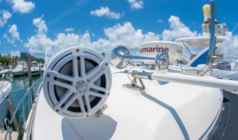 48 Azimut 