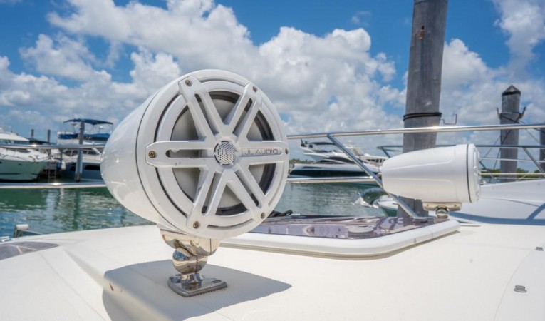 48 Azimut 