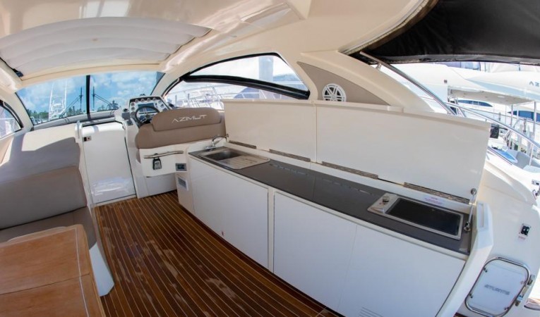 48 Azimut 