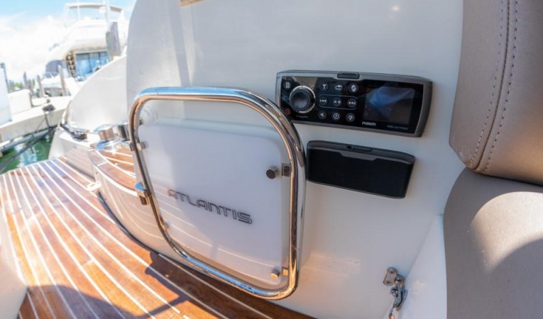 48 Azimut 