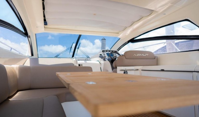 48 Azimut 