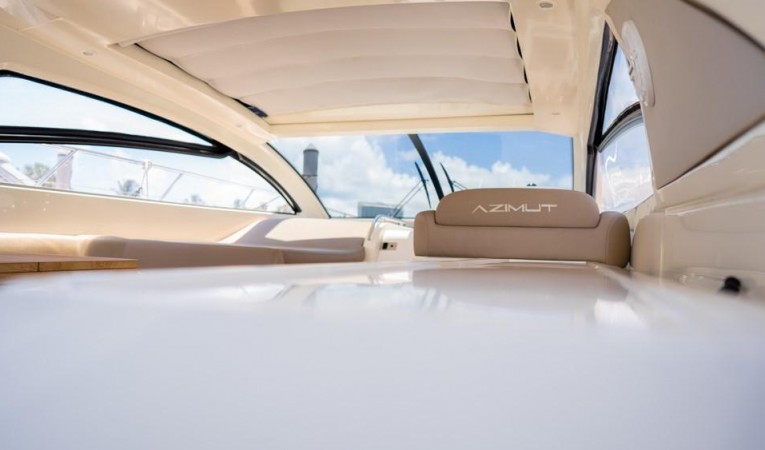 48 Azimut 