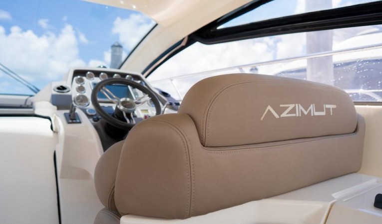 48 Azimut 